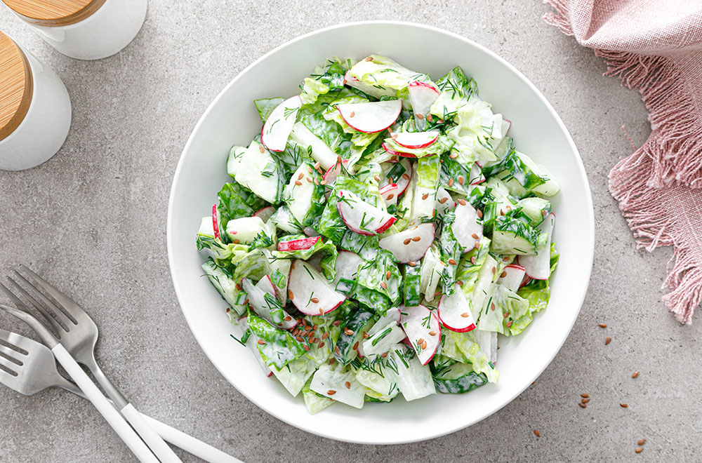 Kevadine salat taldrikul
